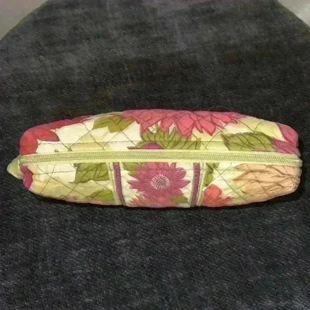 Vera Bradley RETIRED Hello Dalia! Cosmetic Bag - Picture 5 of 8
